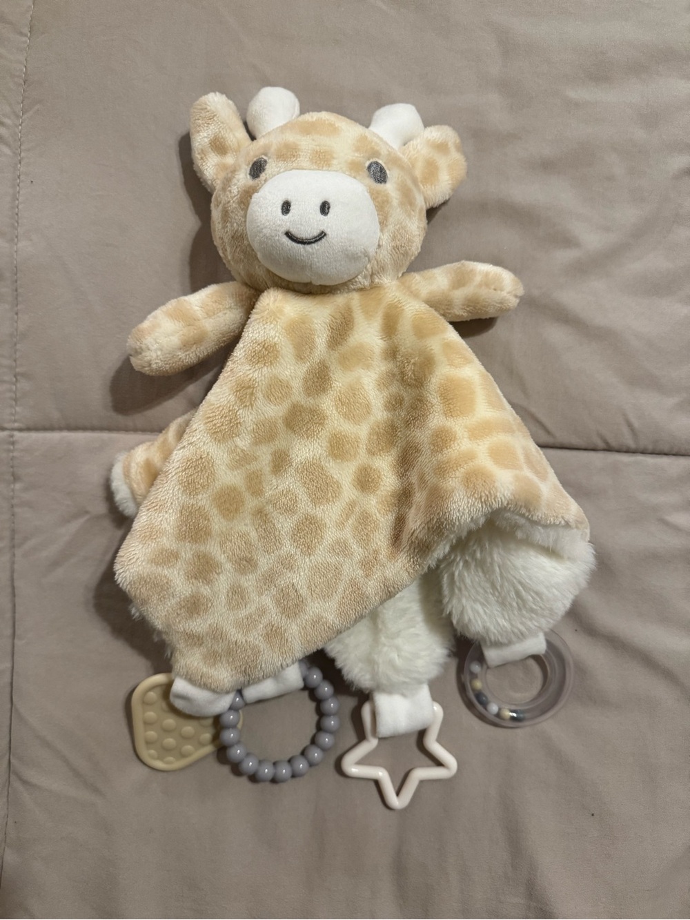 Plush Giraffe Lovey Comforter in Beige - Soft Snuggle Toy